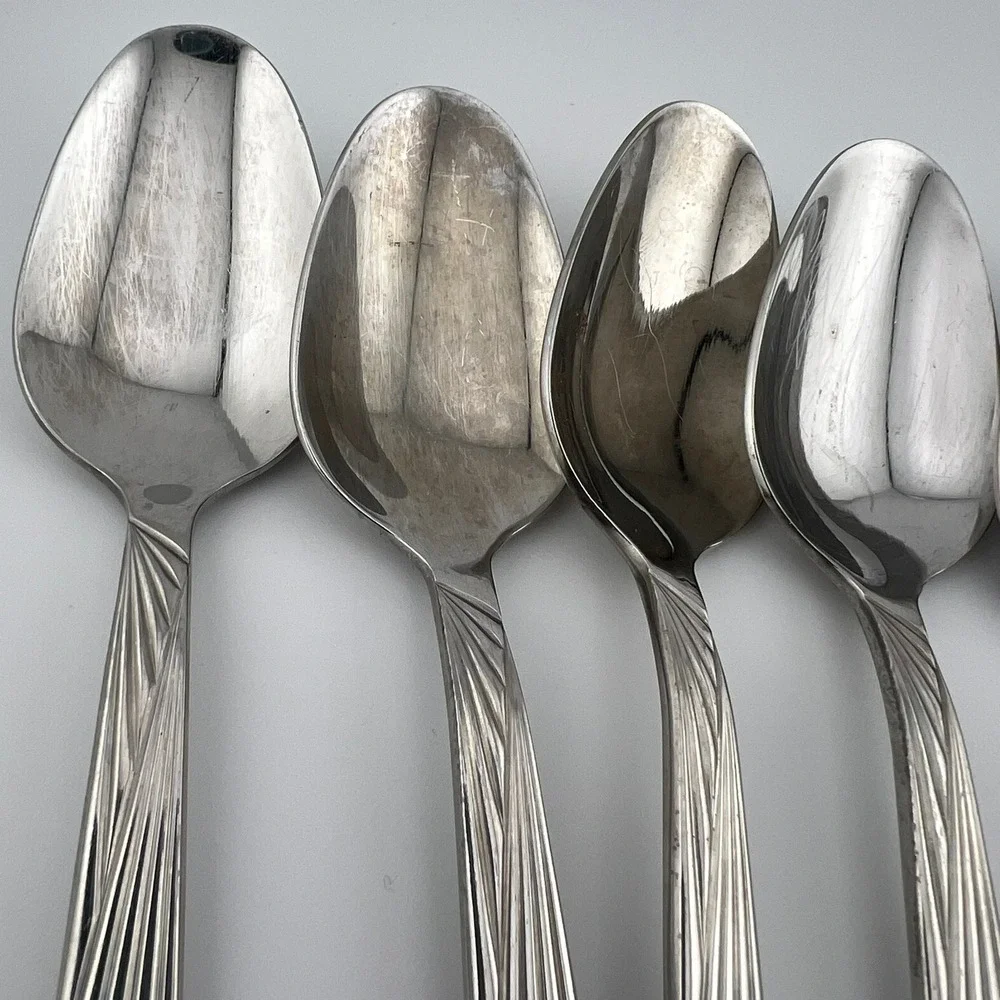 Set of 8 Mikasa Stainless 18/10 Oval Dinner Spoons Manifesto Glossy Vintage 2006